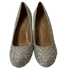 Delicacy Silver Bedazzled High Heel Shoes Size 7.5
